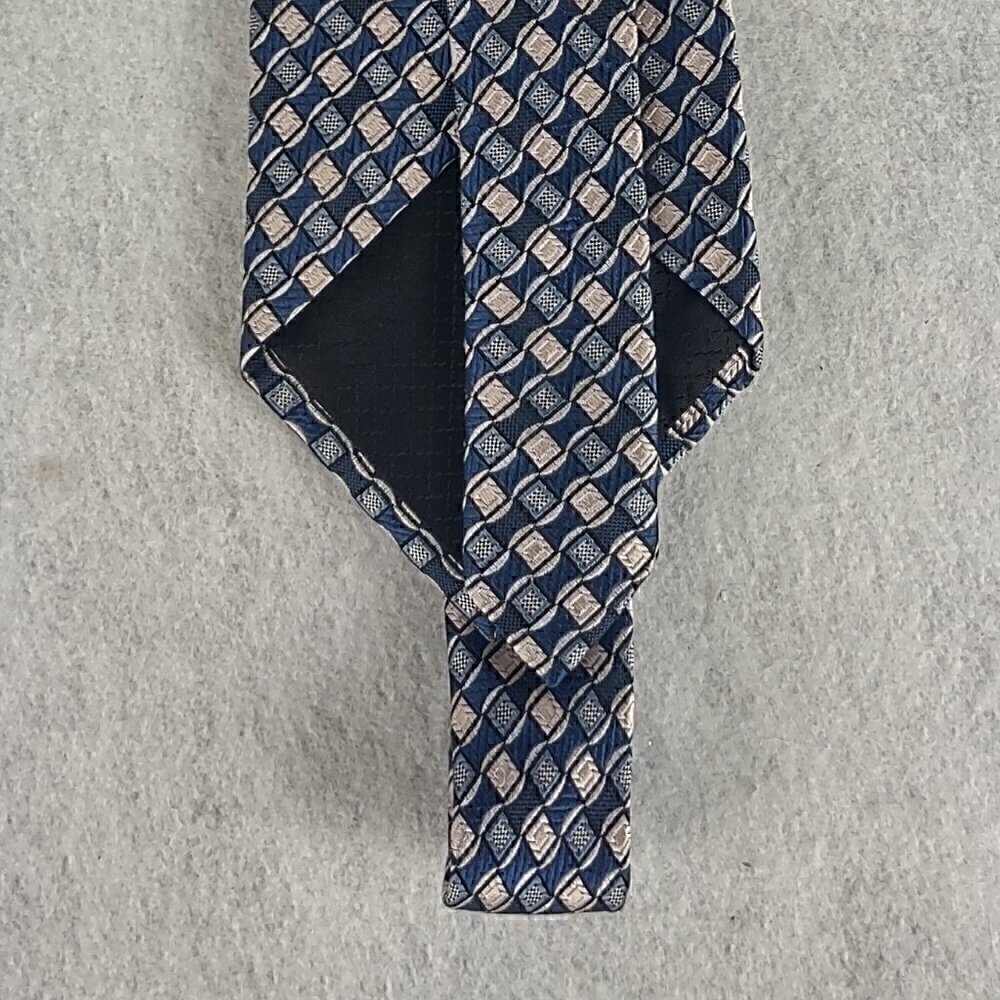 Stafford Men's Blue, Silver, Mauve Patterned Made In the U.S.A.100% Silk Necktie - Picture 4 of 8
